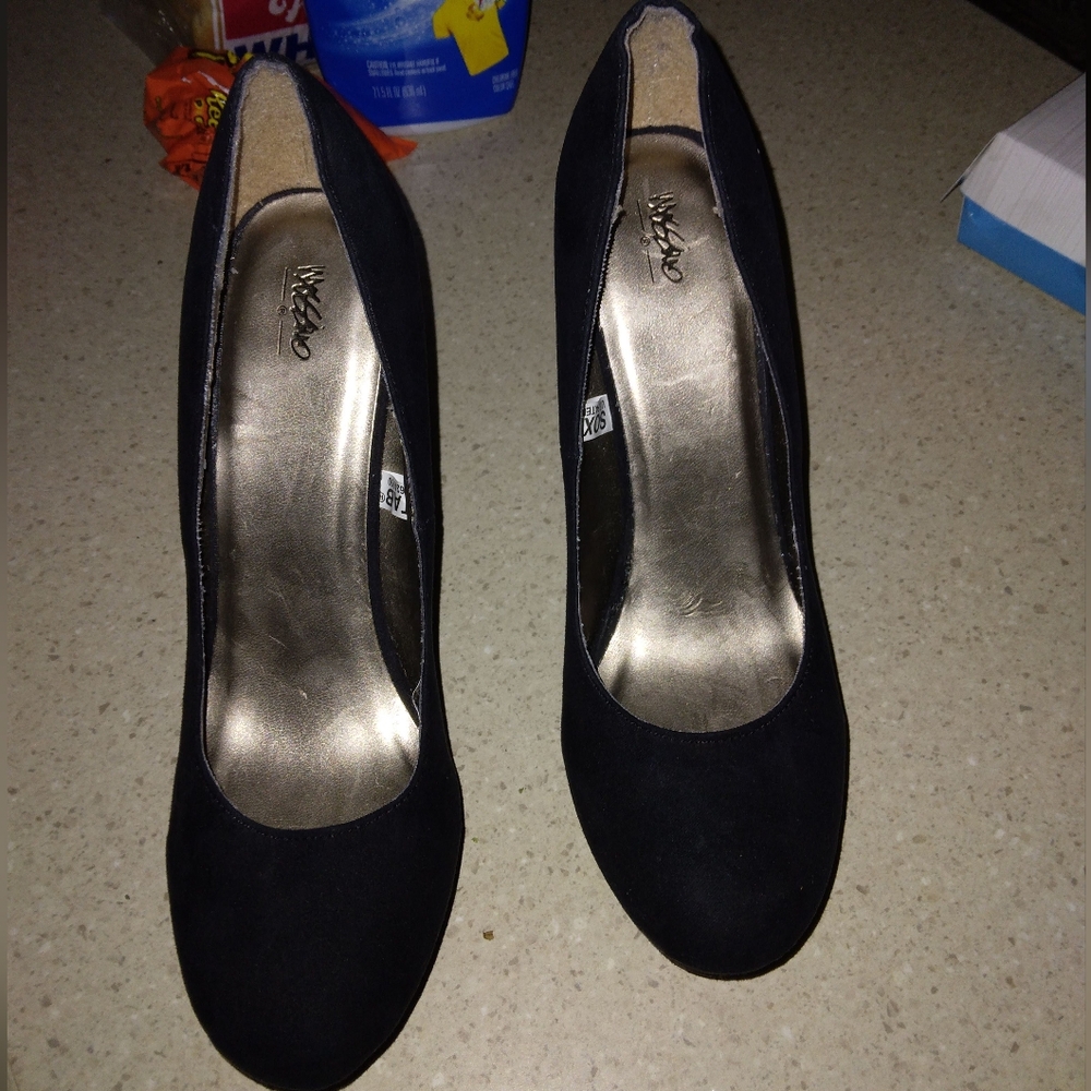 Size 7 Mossimo heals